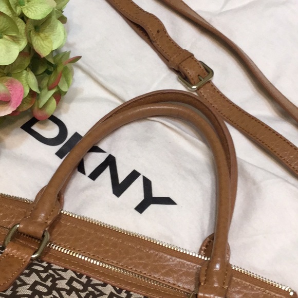 Donna Karen purse/overnight bag - Picture 4 of 8